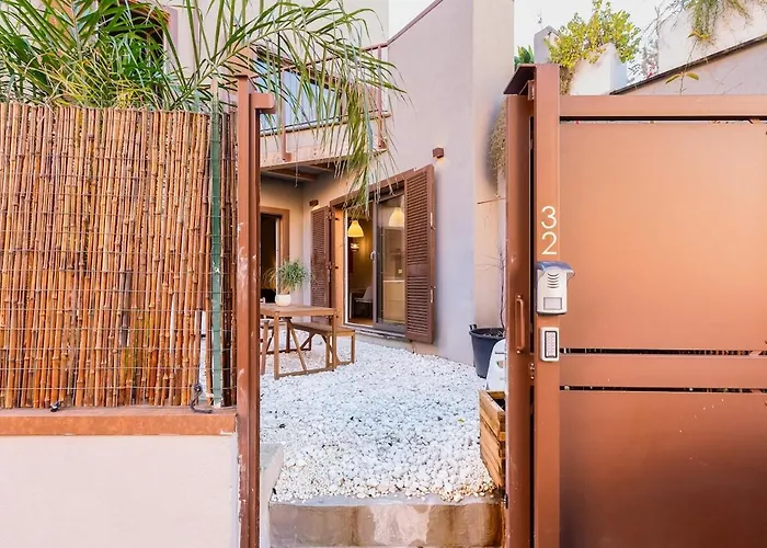 Modern With Private Garden Courtyard