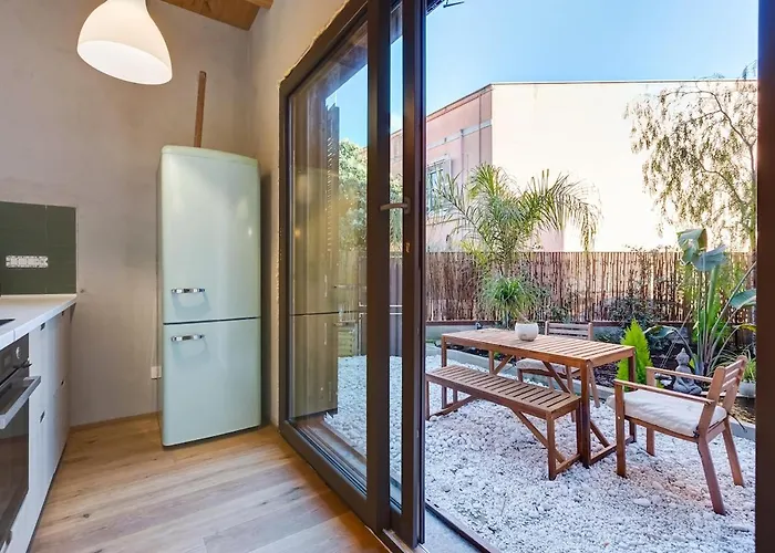 Modern With Private Garden Courtyard Apartament Rzym