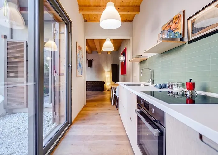 Appartamento Modern With Private Garden Courtyard