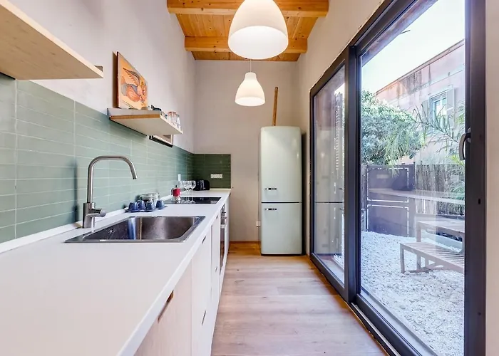 Modern With Private Garden Courtyard