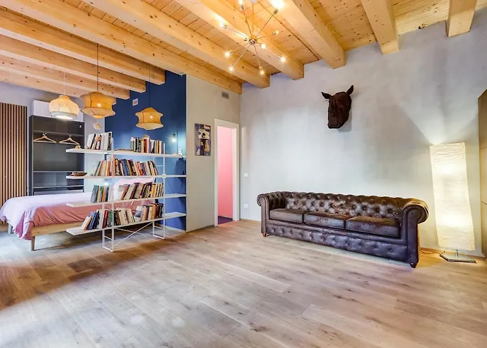 Modern With Private Garden Courtyard Apartament *