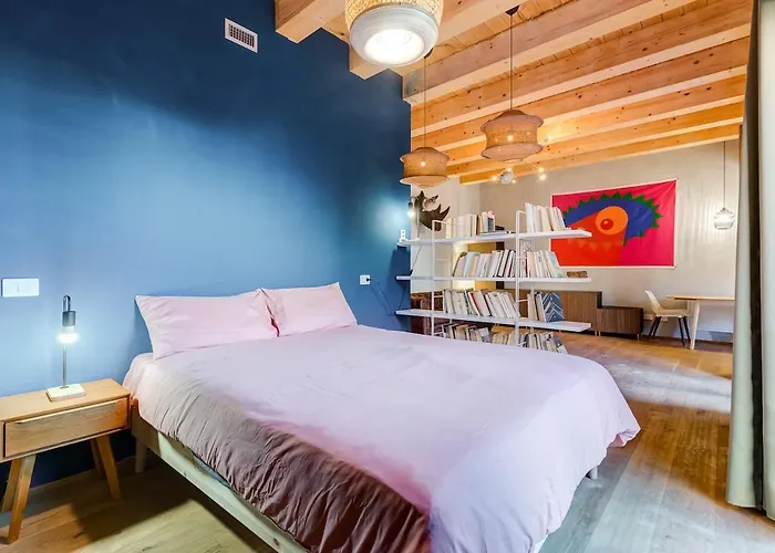 Apartament Modern With Private Garden Courtyard *